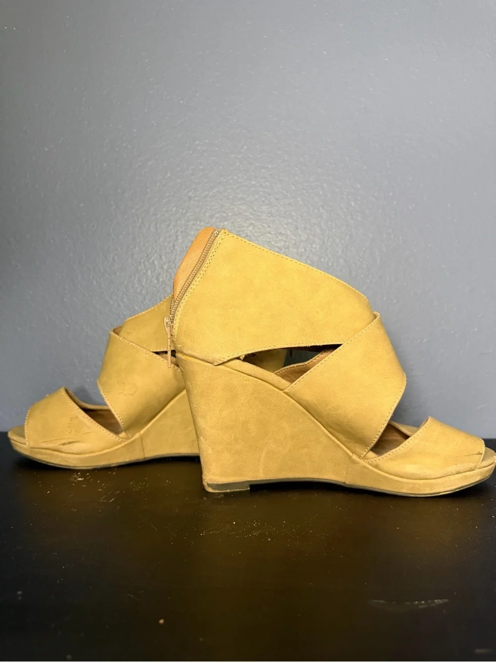 Women’s Tan Wedge Sandals - Stylish Open-Toe Comfort